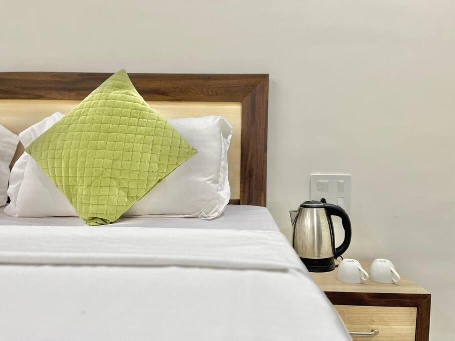 Апартаменты Host Jatin Kasauli Crest 7O1827O7O3 Экстерьер фото